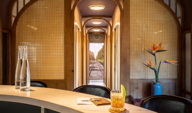 luxury-train-vietnam-the-vietage