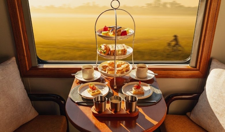 luxury-train-vietnam-the-vietage