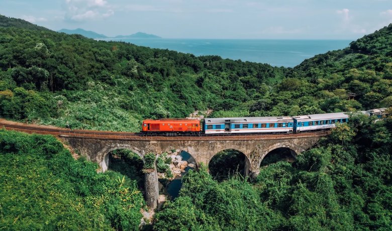 luxury-train-vietnam