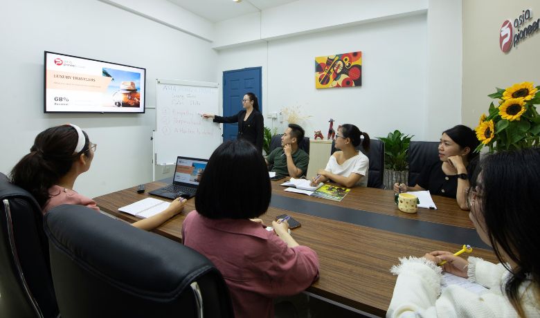 professional-tour-guides-asia-pioneer-dmc