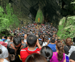 Perfume Pagoda Festival (Chua Huong Festival)